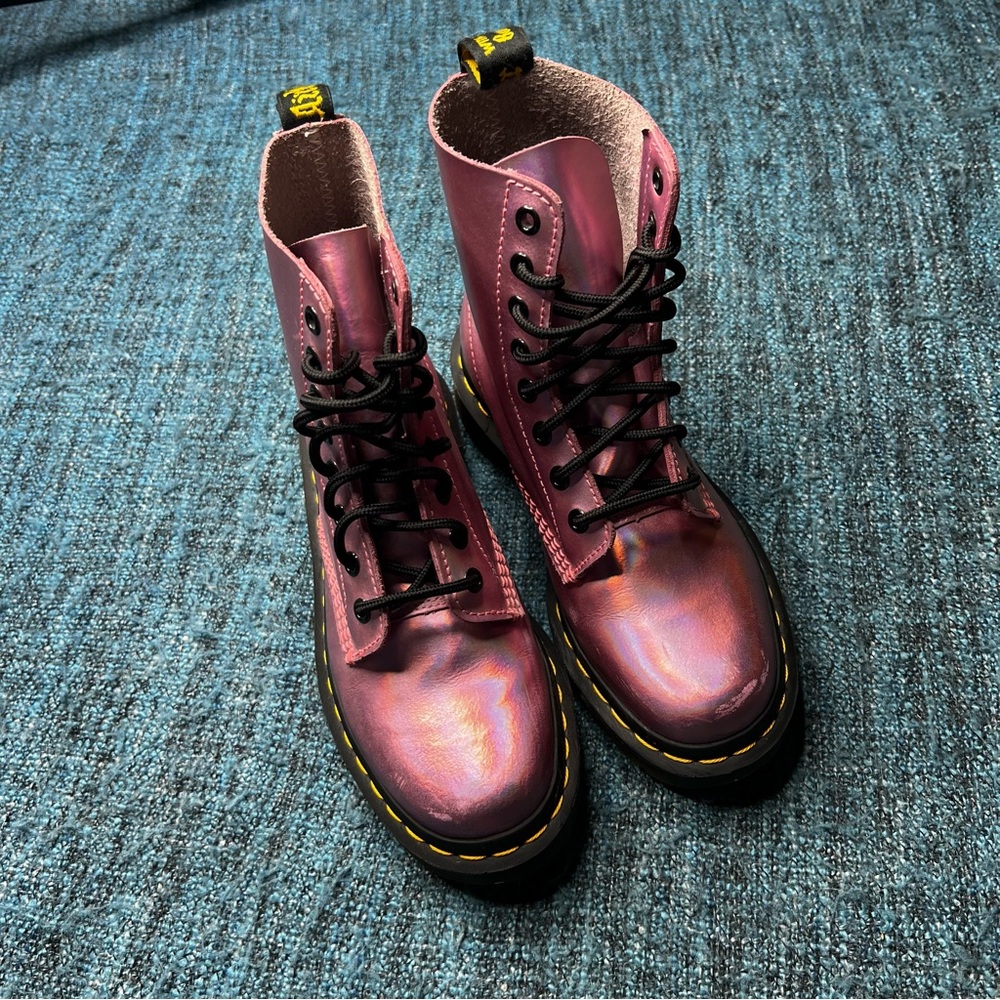 Dr Martens 1460 Pascal Iced Metallic Combat Boots in Mallow Pink Women's Size 6 - Picture 2 of 9